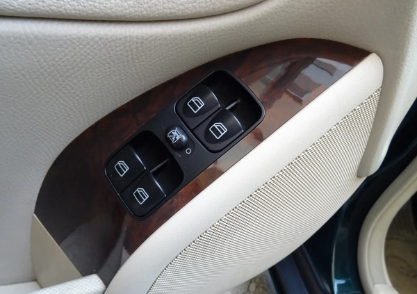 Mercedes-Benz Klasa C cena 16900 przebieg: 278000, rok produkcji 2005 z Puławy małe 277